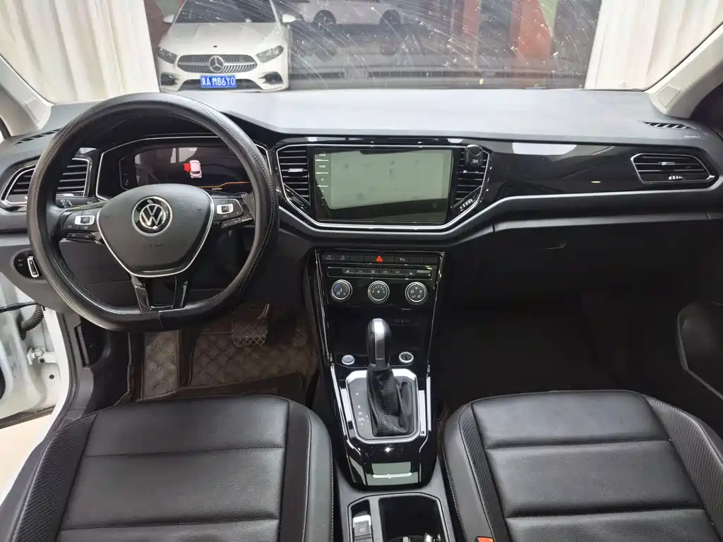 VOLKSWAGEN T ROC EXPLORING SONGS