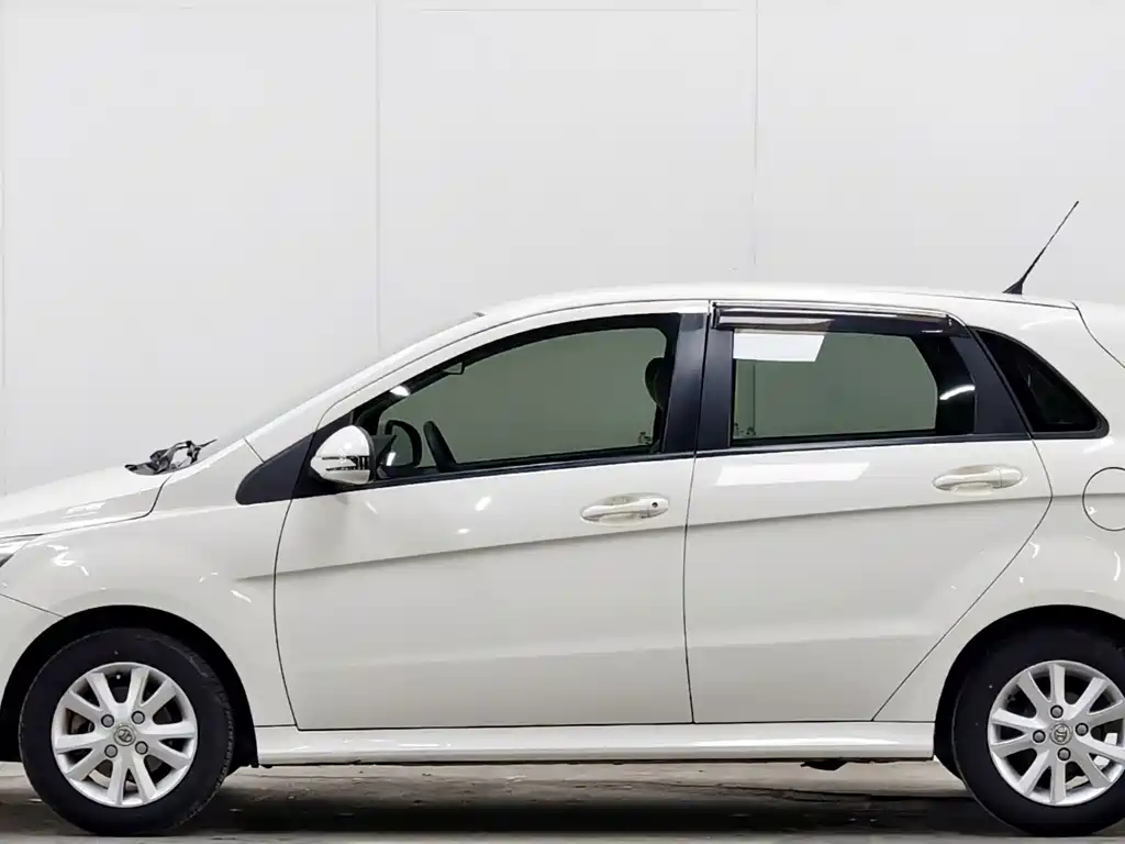 BAIC E-Series — миниатюра 7