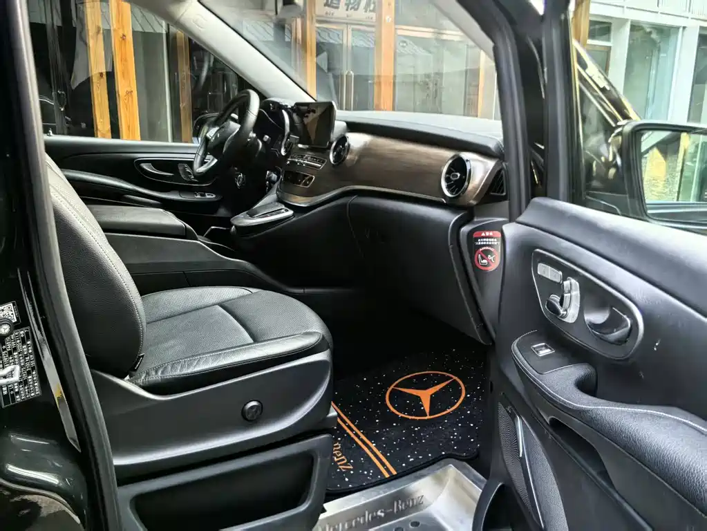 MERCEDES-BENZ V CLASS