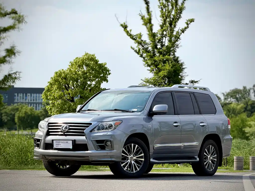 Купить Lexus LX