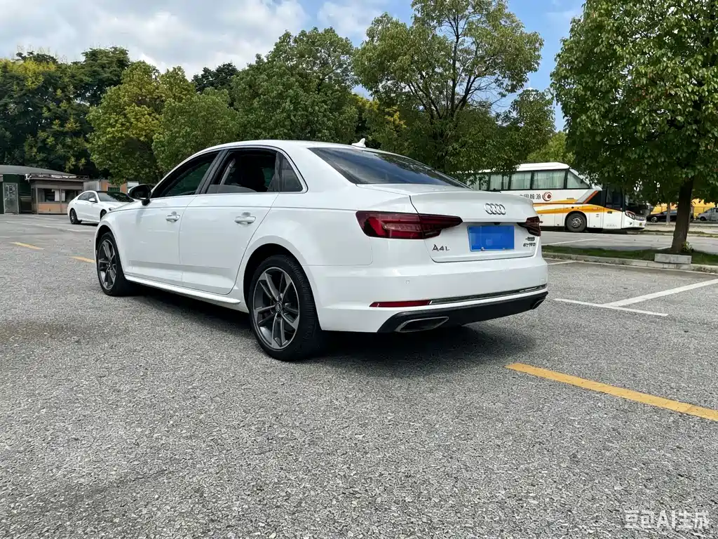 Audi A4L — миниатюра 9