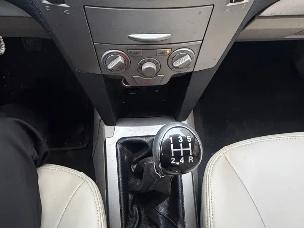ZX Auto Weihu — миниатюра 9