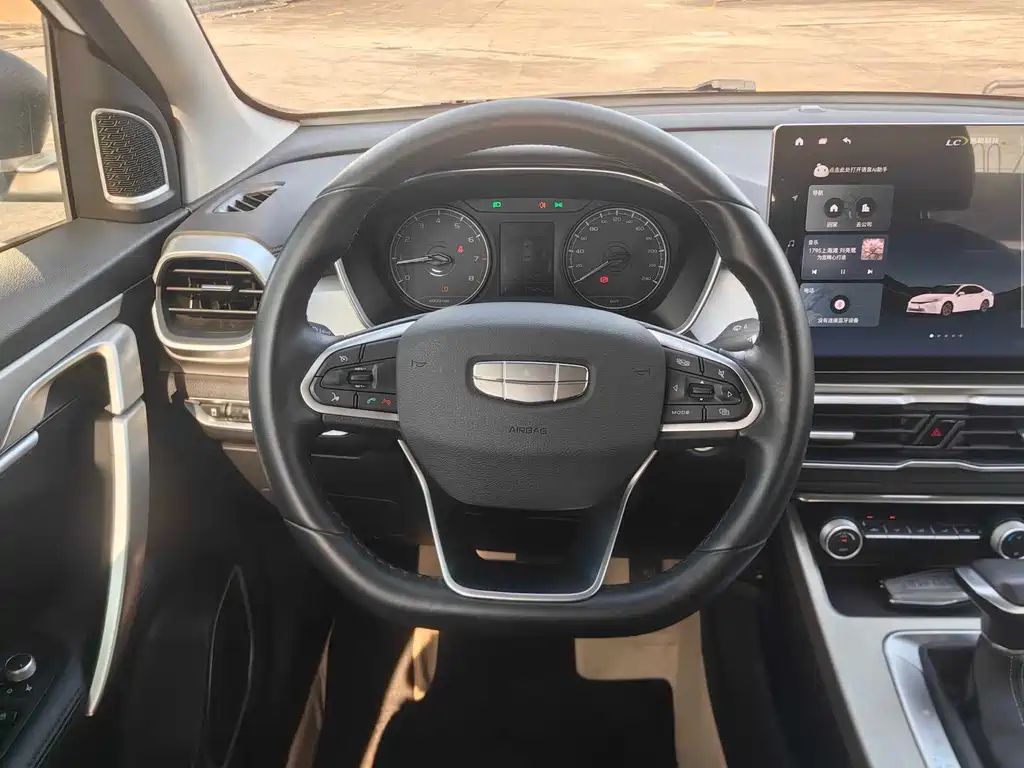 Geely Binyue — миниатюра 15