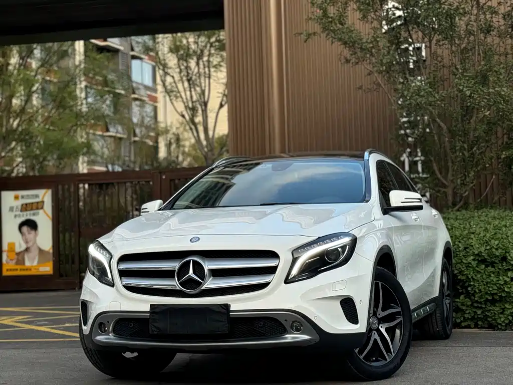 Mercedes-Benz GLA 2015