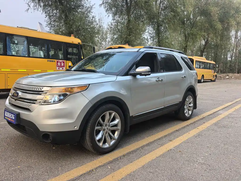 Ford Explorer (Import)