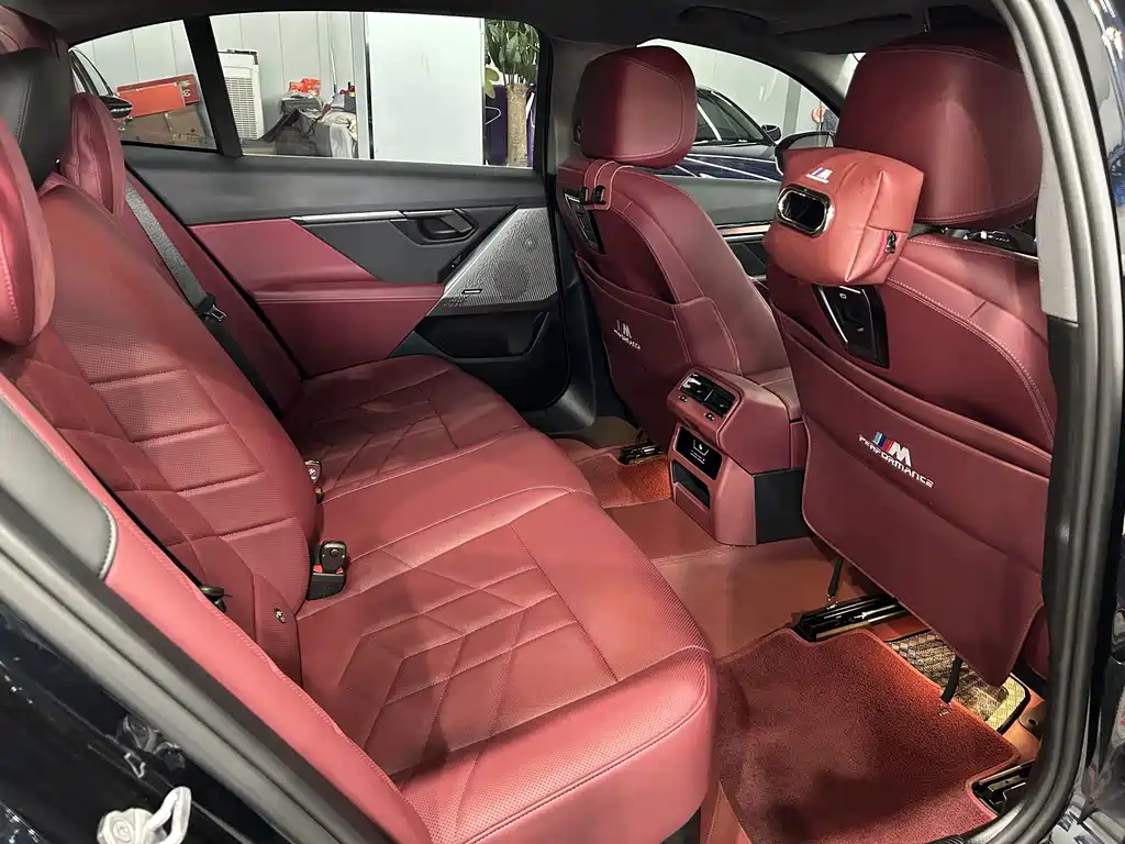 BMW 5 Series — миниатюра 14