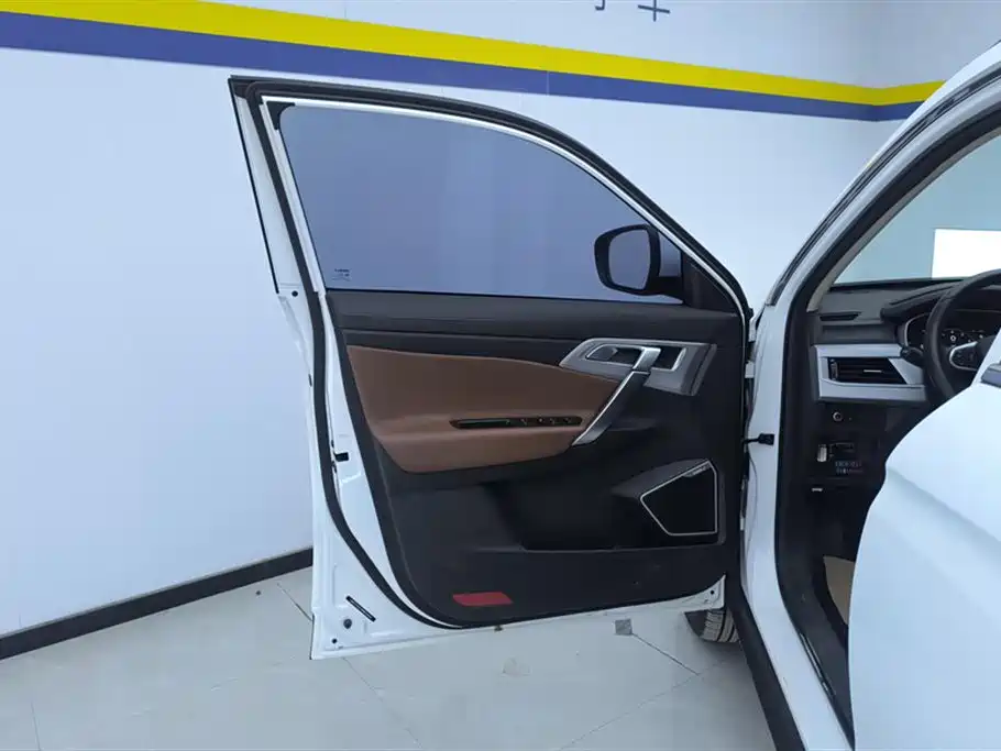 GEELY AUTOMOBILE BOYUE