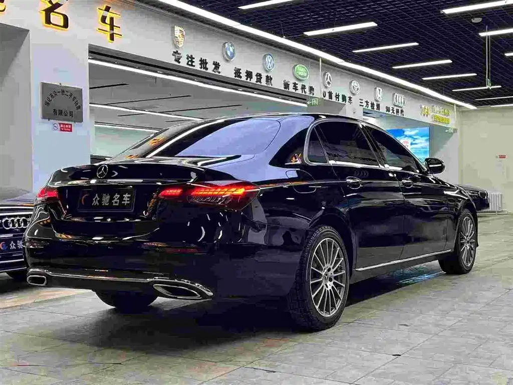 MERCEDES-BENZ E CLASS