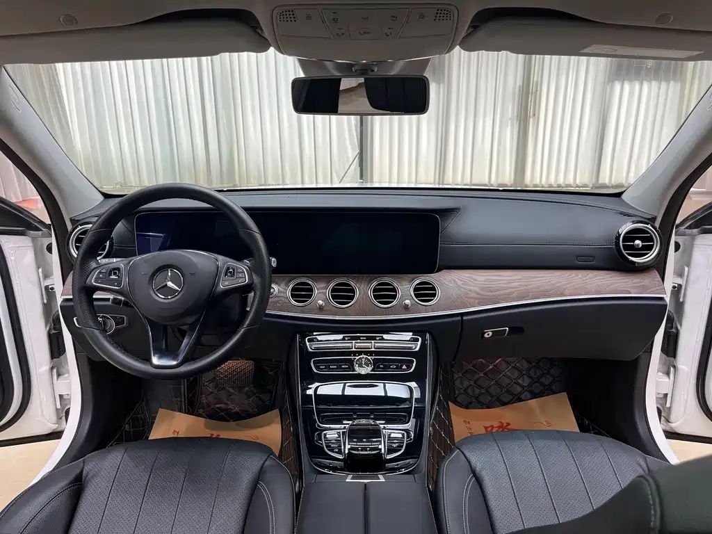 Mercedes-Benz E-Class — миниатюра 14