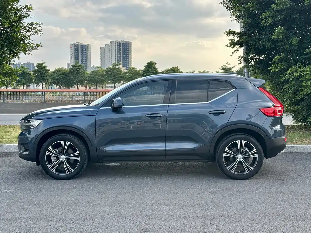 Volvo XC40 — миниатюра 3
