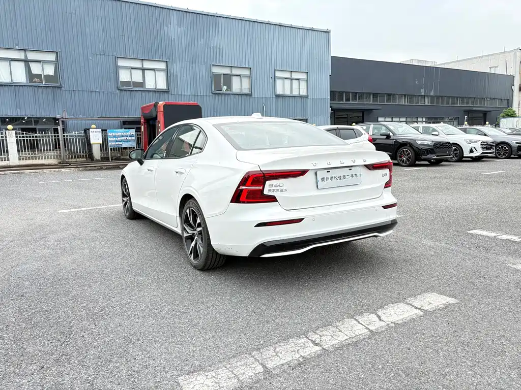 Volvo S60 — миниатюра 7