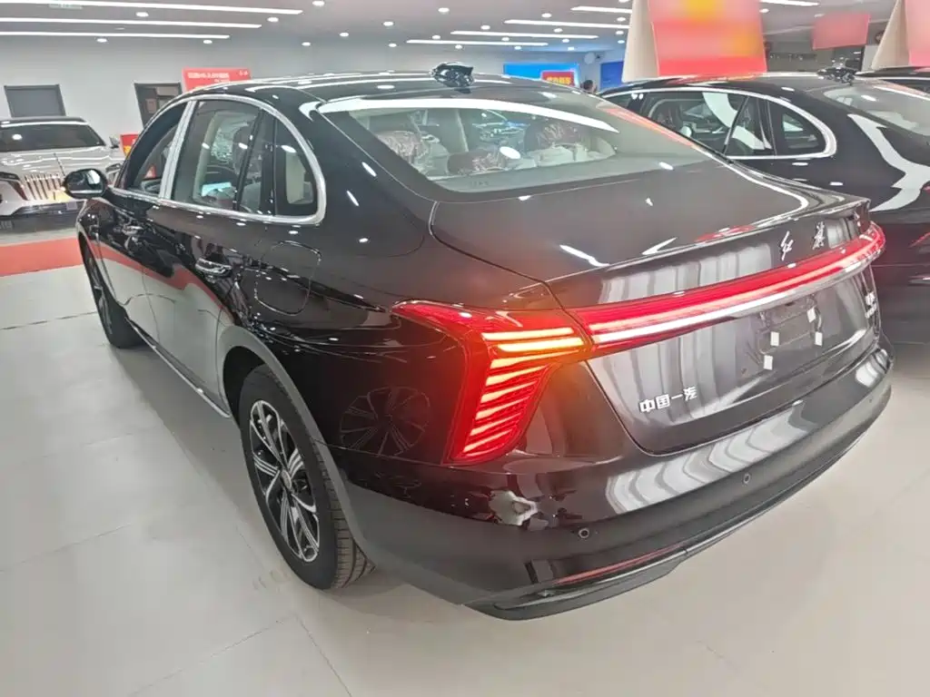 Hongqi Hongqi H5 PHEV — миниатюра 5