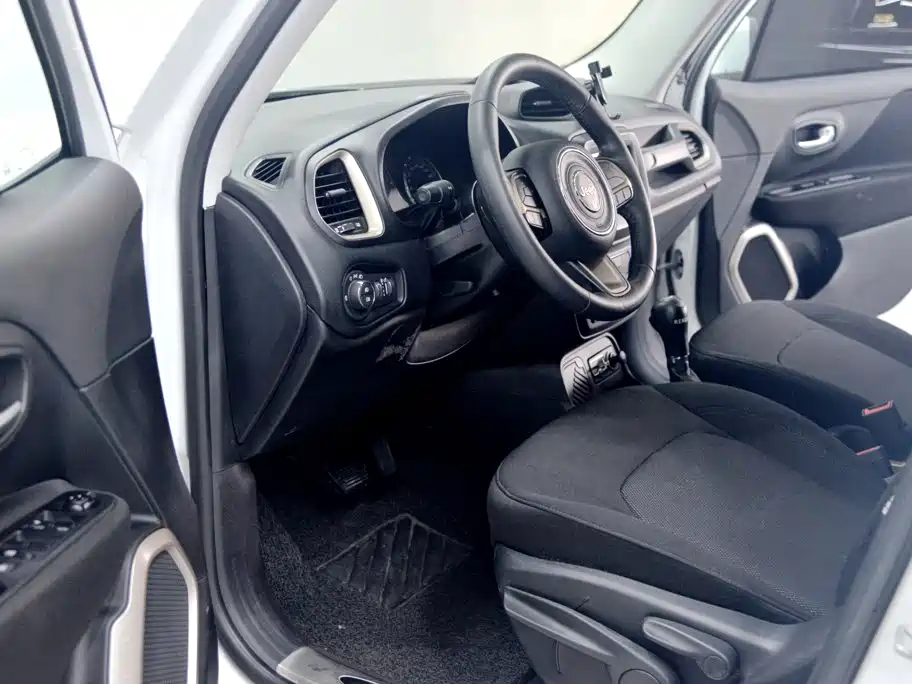 Jeep Renegade — миниатюра 8