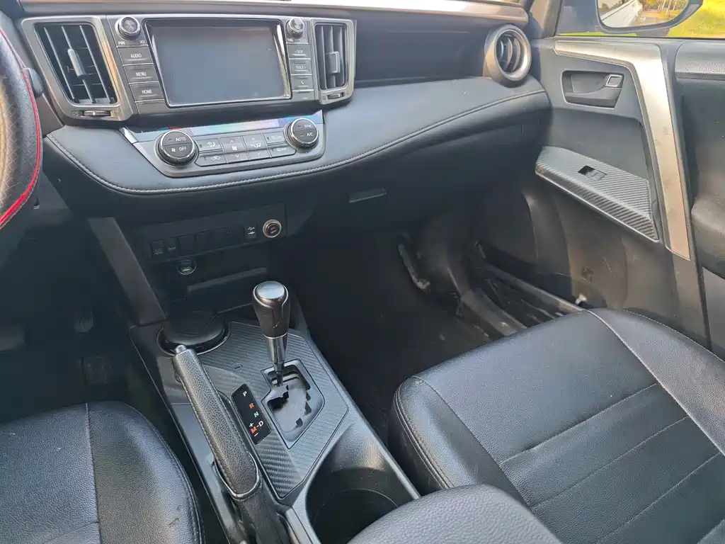 Toyota RAV4 — миниатюра 14