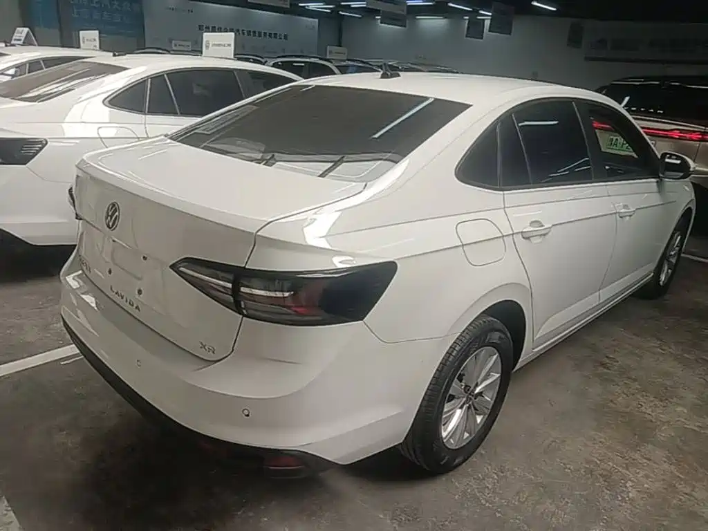 Volkswagen Lavida — миниатюра 7