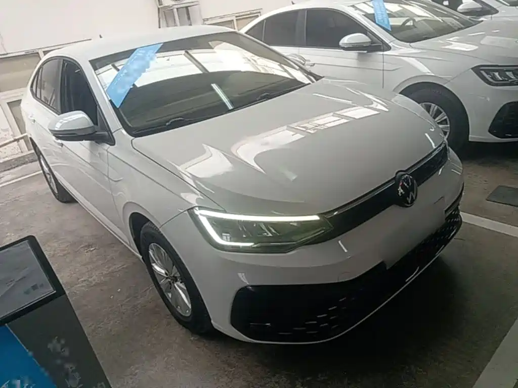 Volkswagen Lavida — миниатюра 4