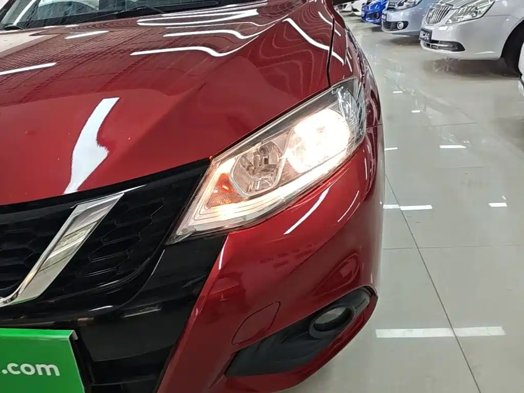 Nissan Tiida — миниатюра 24