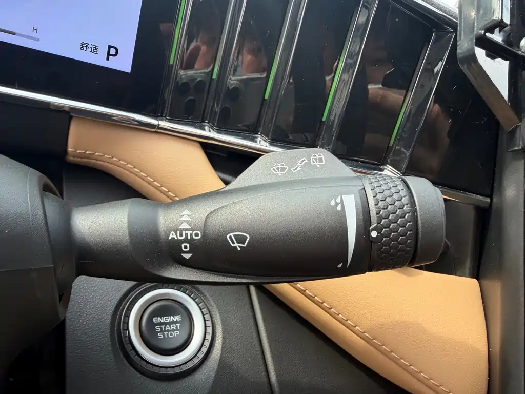 Geely Boyue L — миниатюра 17
