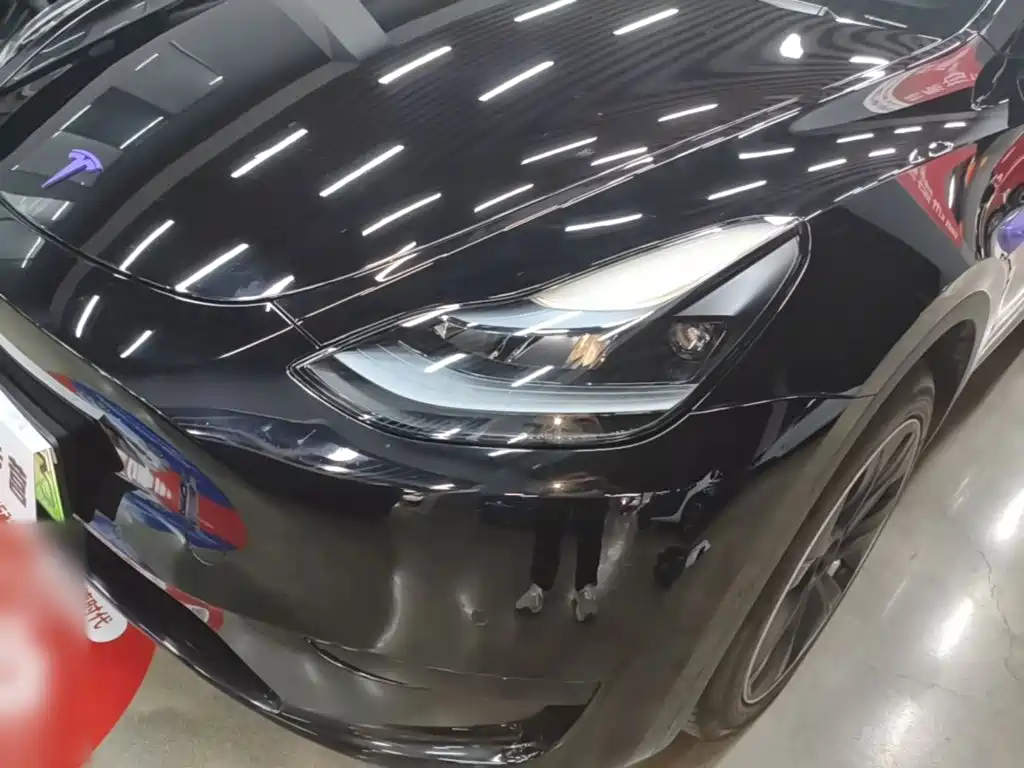 Tesla Model Y — миниатюра 24