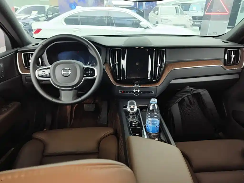 Volvo XC60 — миниатюра 10