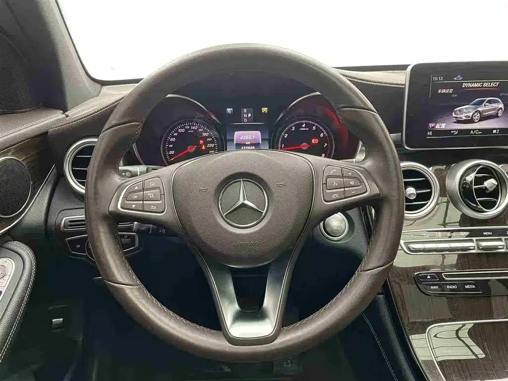 MERCEDES-BENZ GLC
