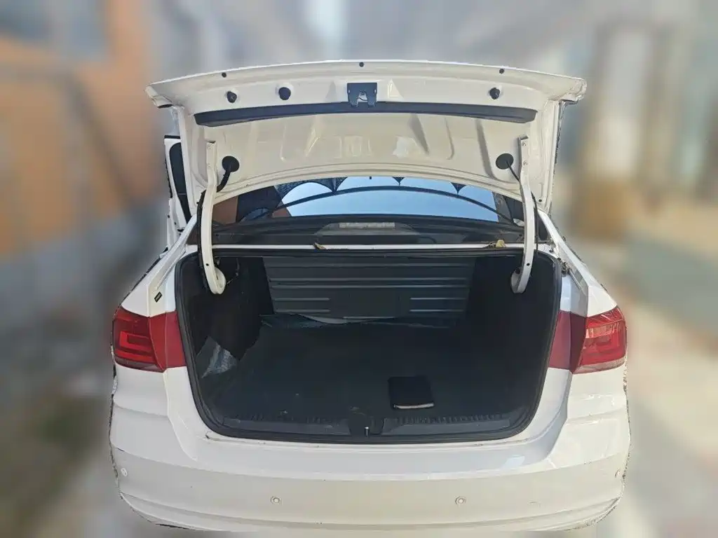 Volkswagen Santana — миниатюра 15