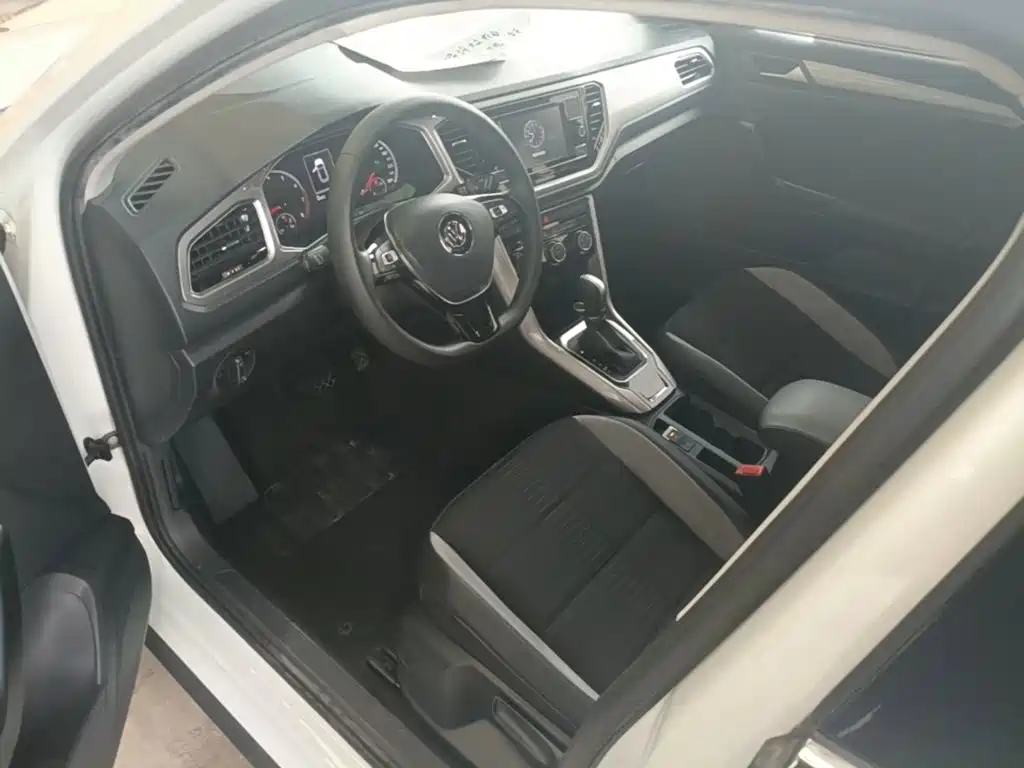 Volkswagen T-Roc — миниатюра 16