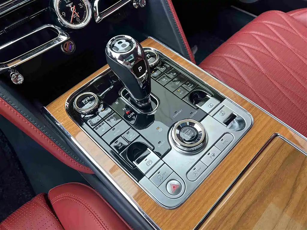 Bentley Flying Spur — миниатюра 7