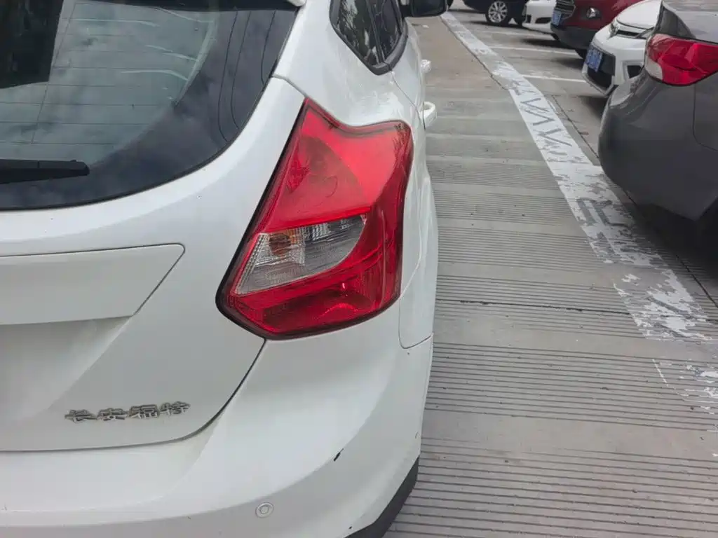 Ford Focus — миниатюра 8