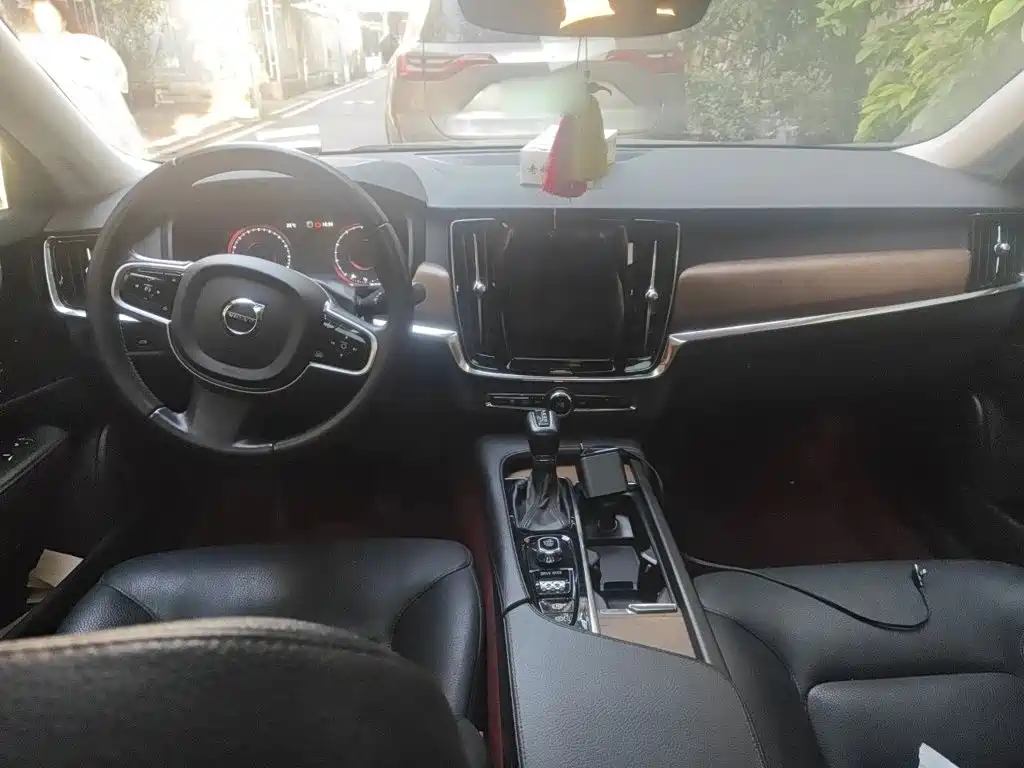Volvo S90 — миниатюра 5
