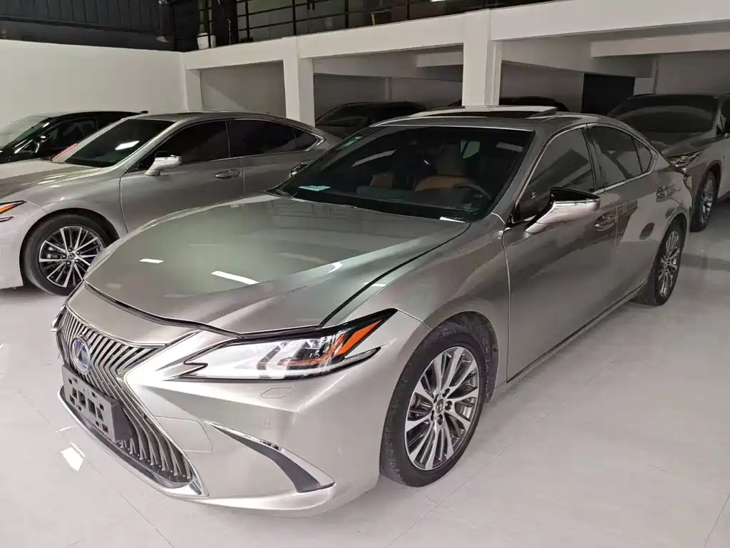 Lexus ES 2019