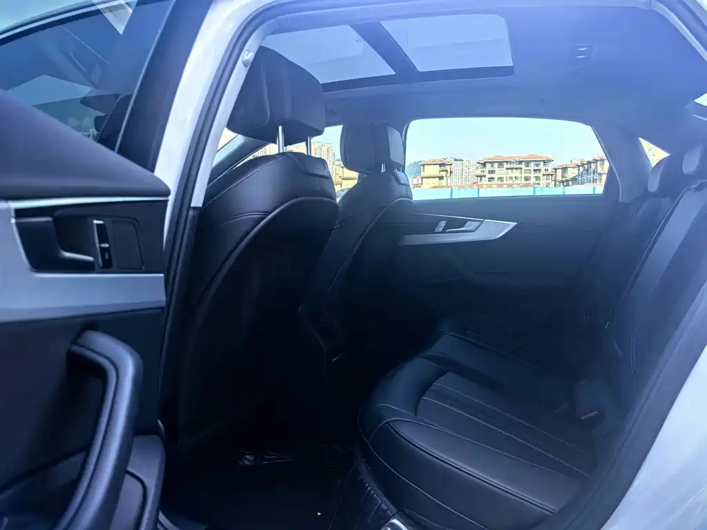 Audi A4L — миниатюра 10