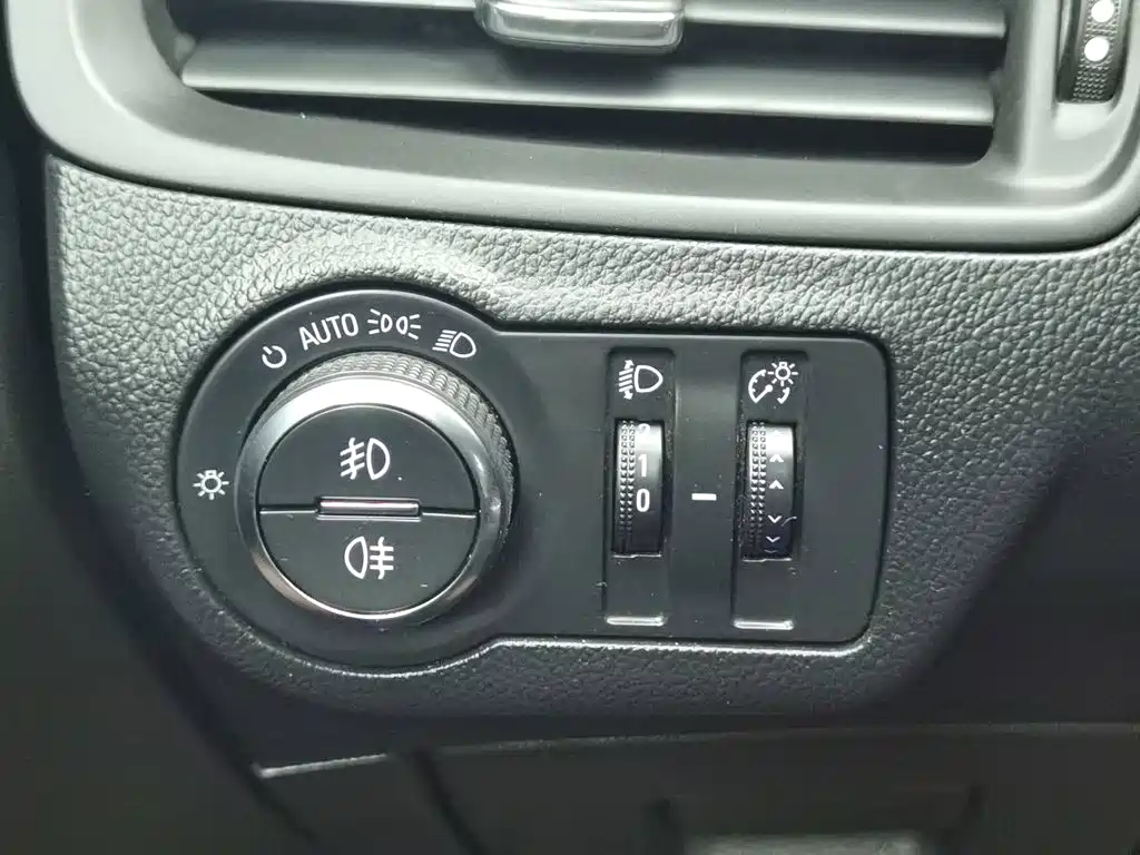 Buick Envision Plus — миниатюра 21