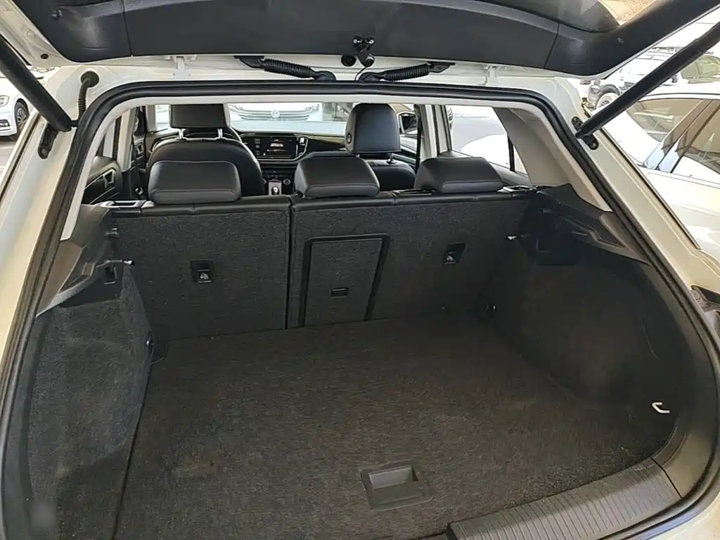 Volkswagen T-Roc — миниатюра 19