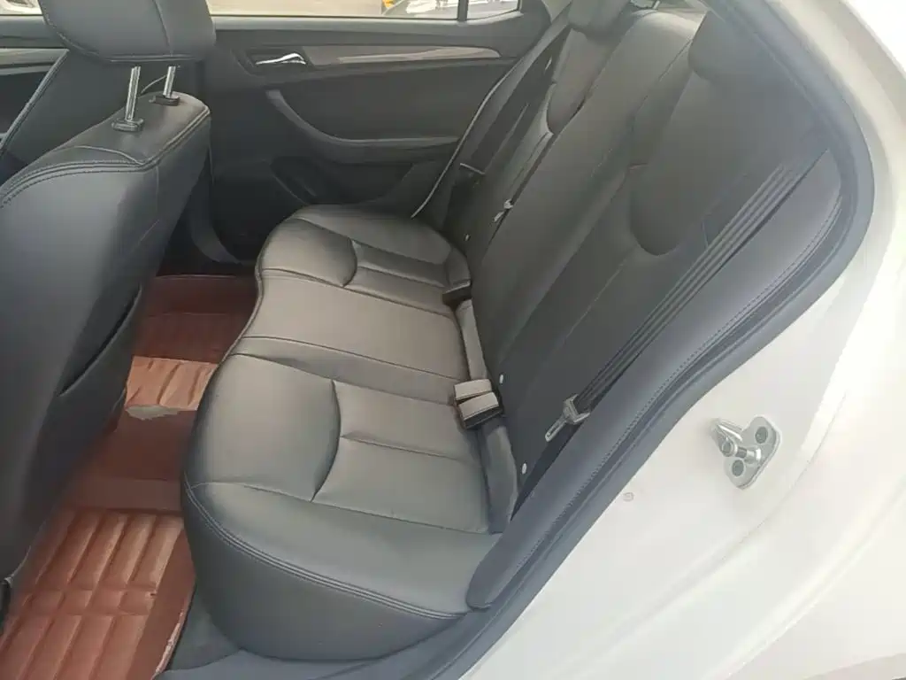Roewe 360 — миниатюра 17