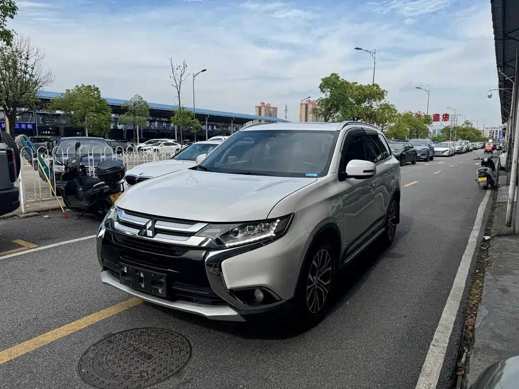 Mitsubishi Outlander 2018