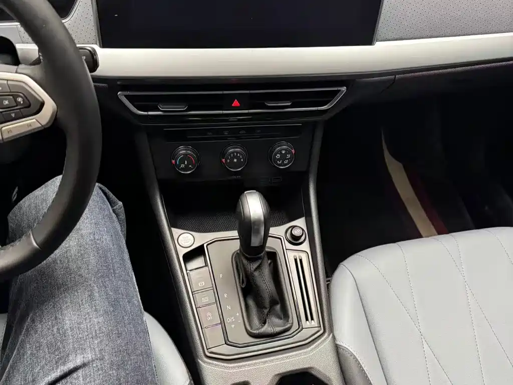 Volkswagen Lavida — миниатюра 18