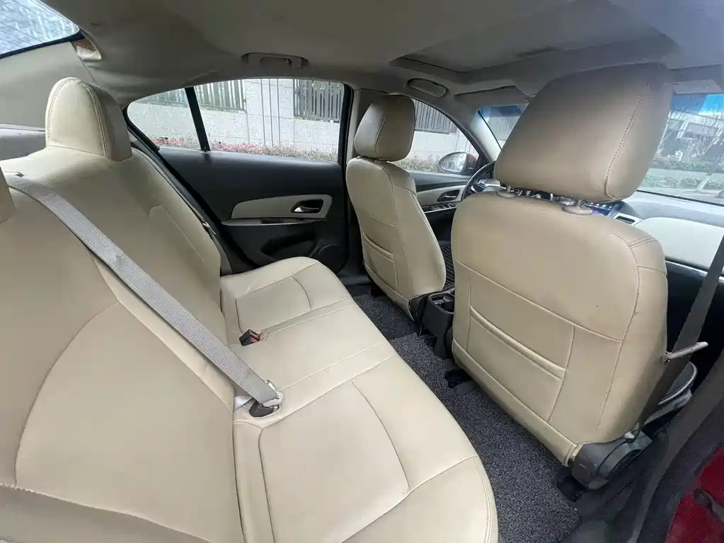 Chevrolet Cruze — миниатюра 15