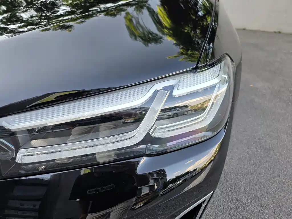 BMW 5 Series — миниатюра 22