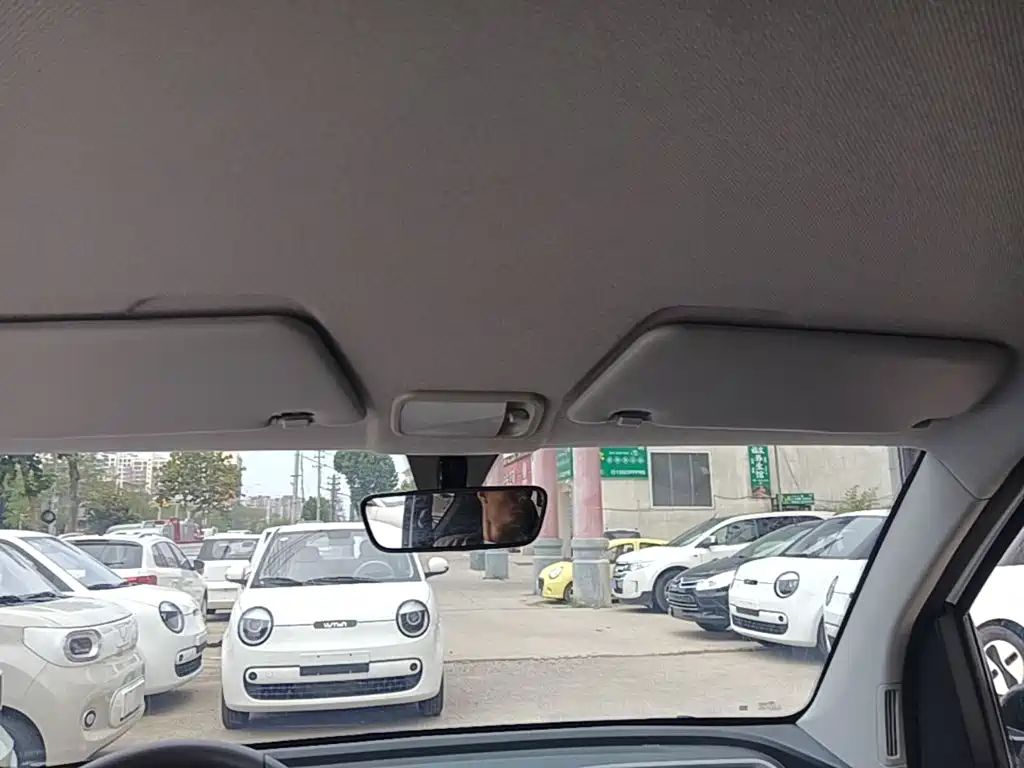 Wuling MINIEV — миниатюра 18