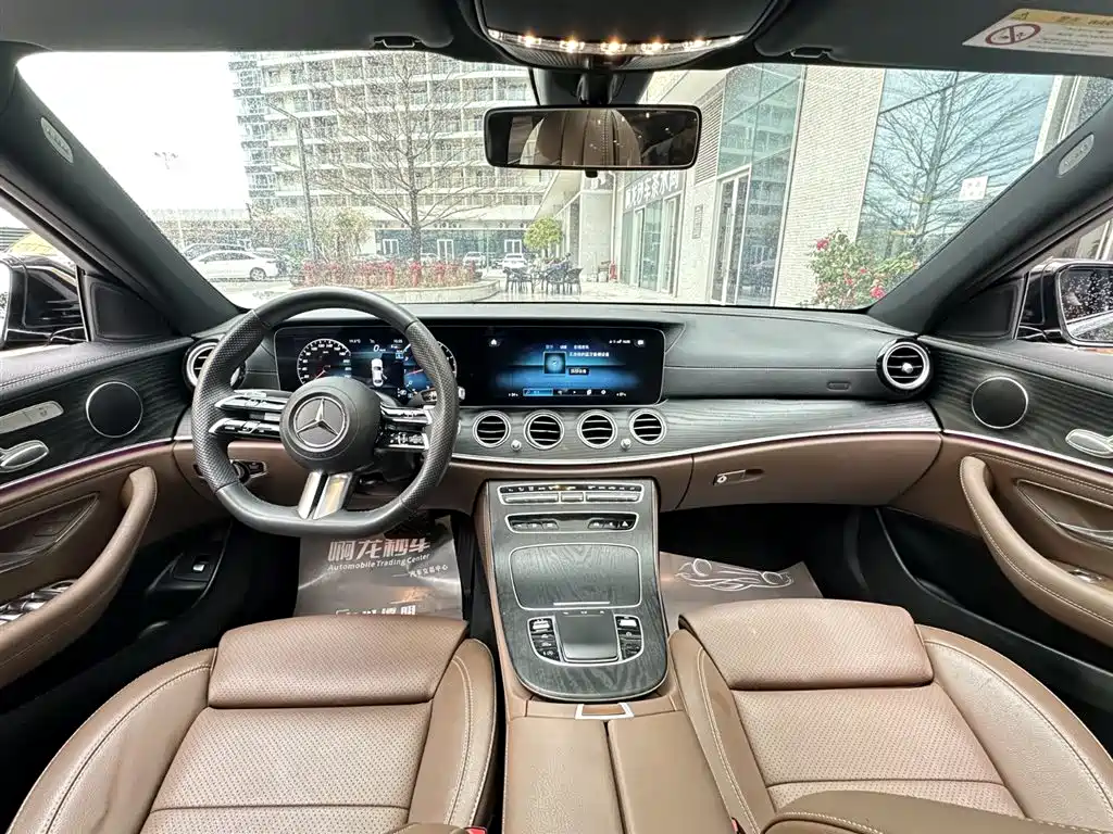 MERCEDES-BENZ E CLASS