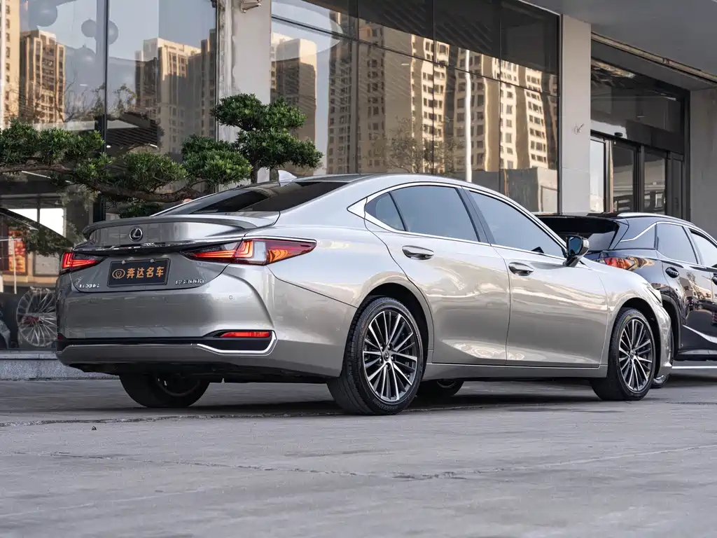 Lexus ES — миниатюра 3