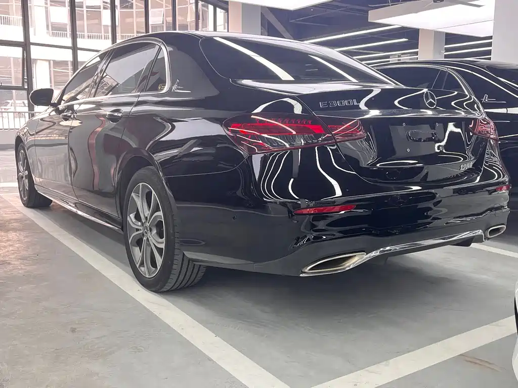 Mercedes-Benz E-Class — миниатюра 13