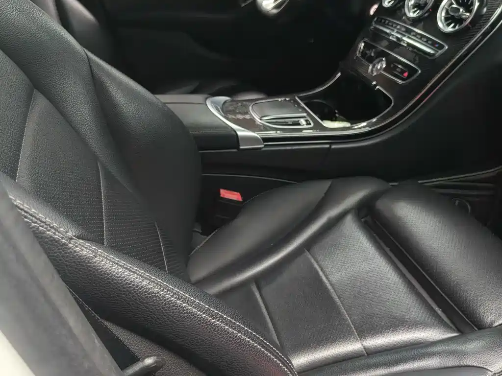 Mercedes-Benz C-Class — миниатюра 11