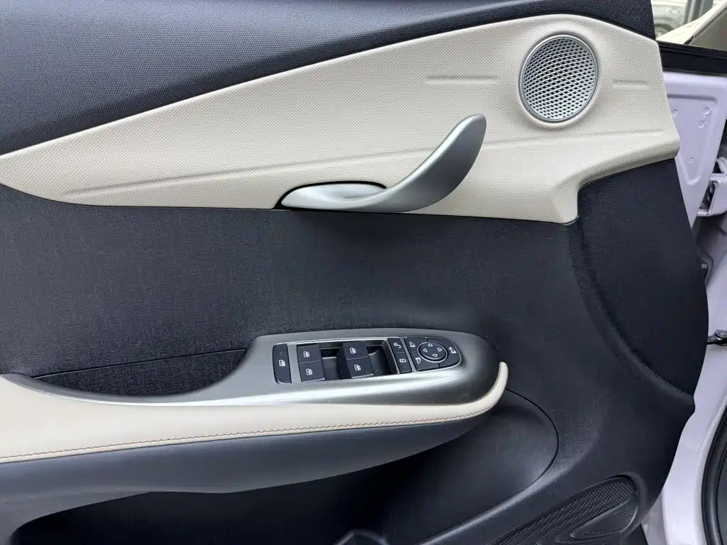 BYD Dolphin — миниатюра 11