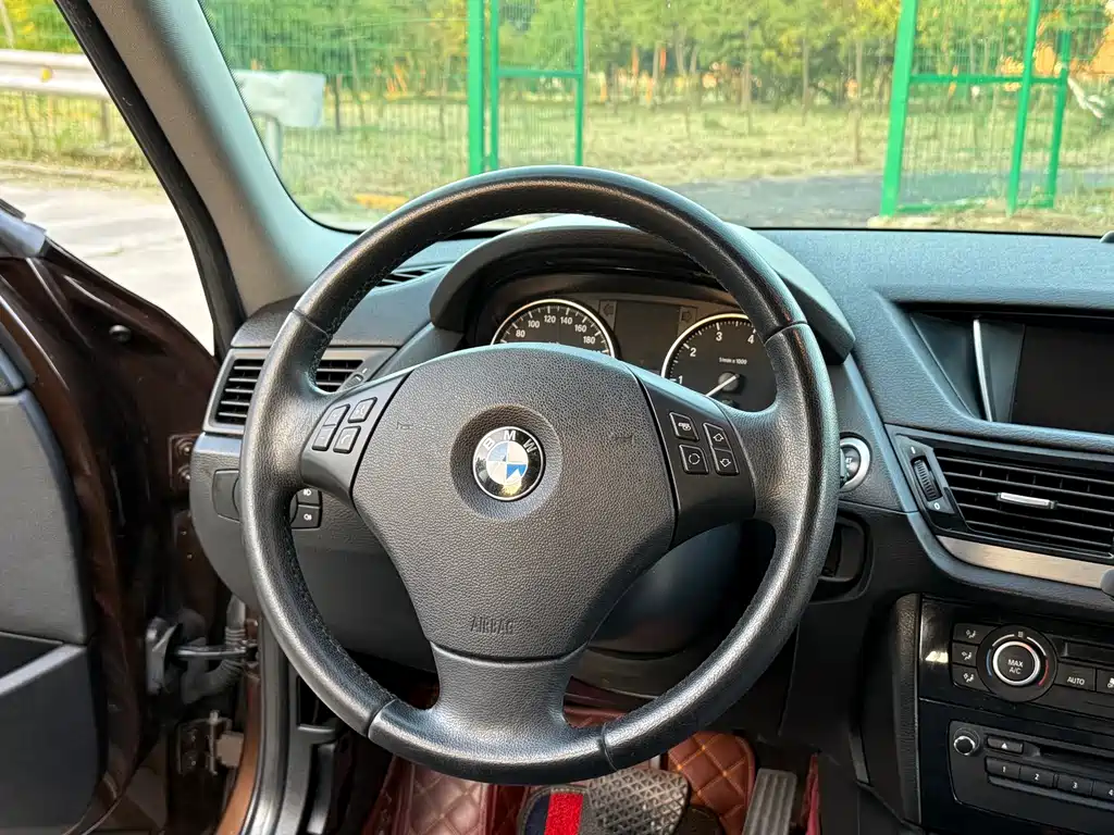 BMW X1 — миниатюра 10