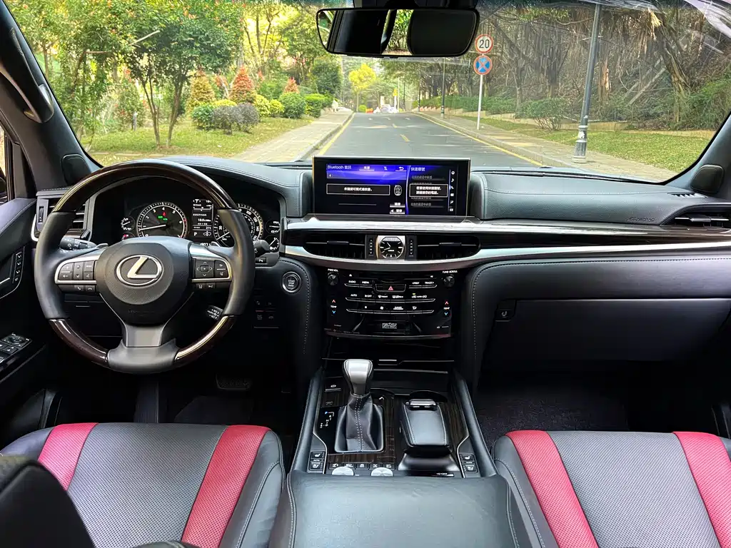 LEXUS LX