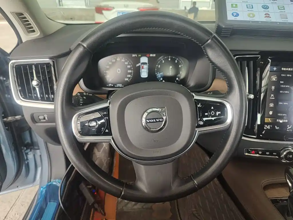 Volvo S90 — миниатюра 11