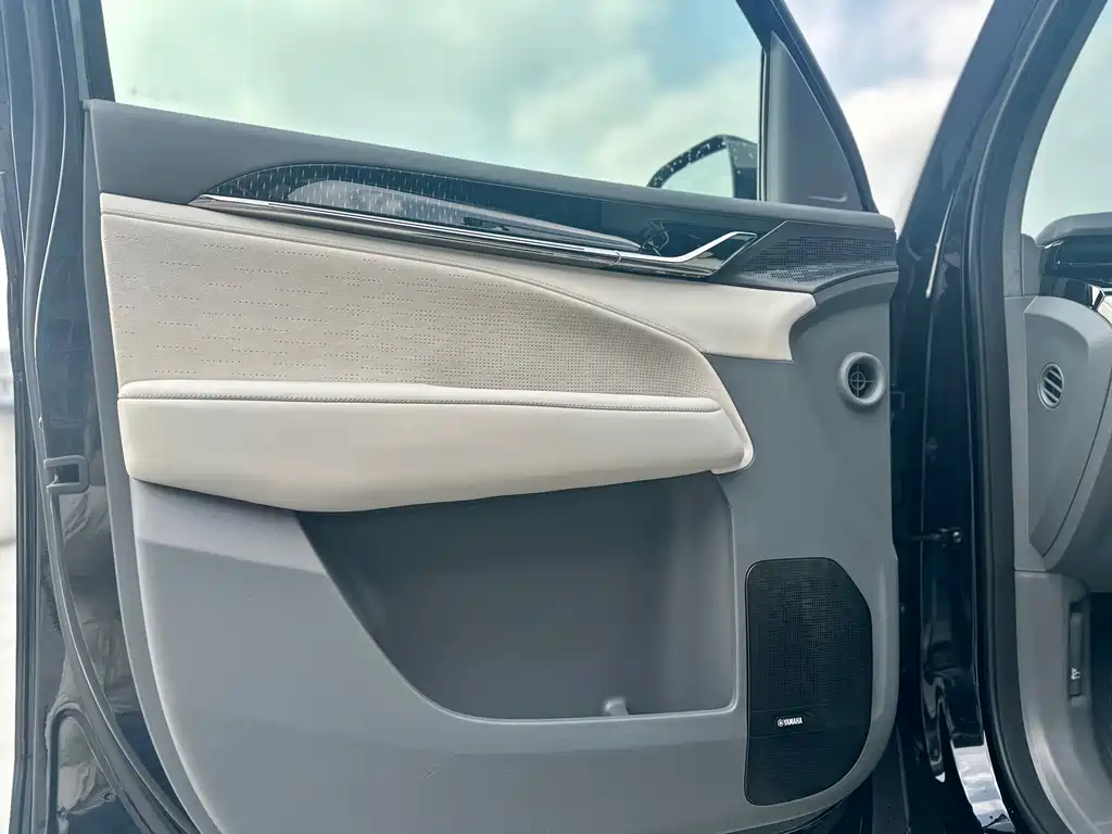 ZEEKR EXTREME KRYPTON 009