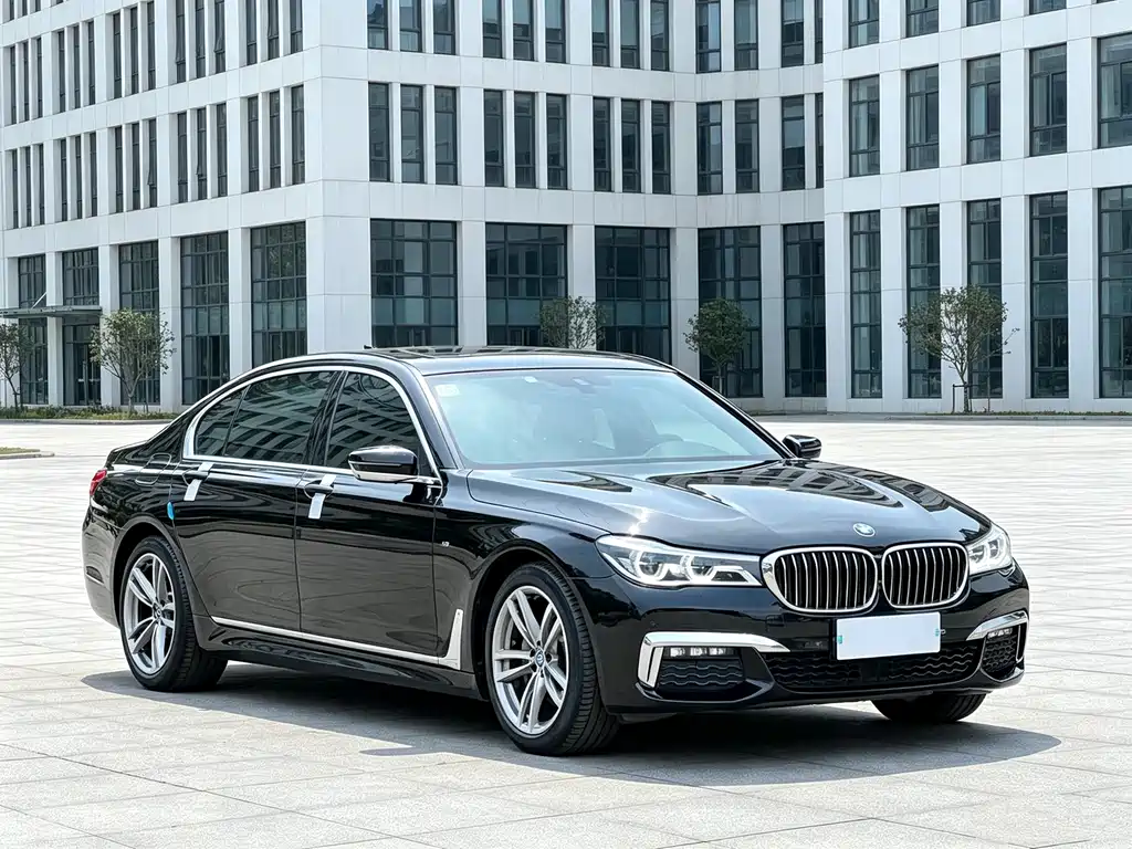 BMW 7 Series — миниатюра 3